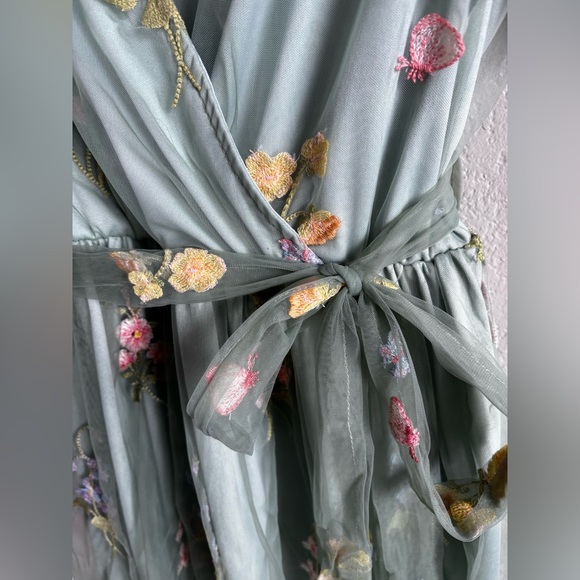 Floral Embroidered Green Maxi Dress - Picture 4 of 4